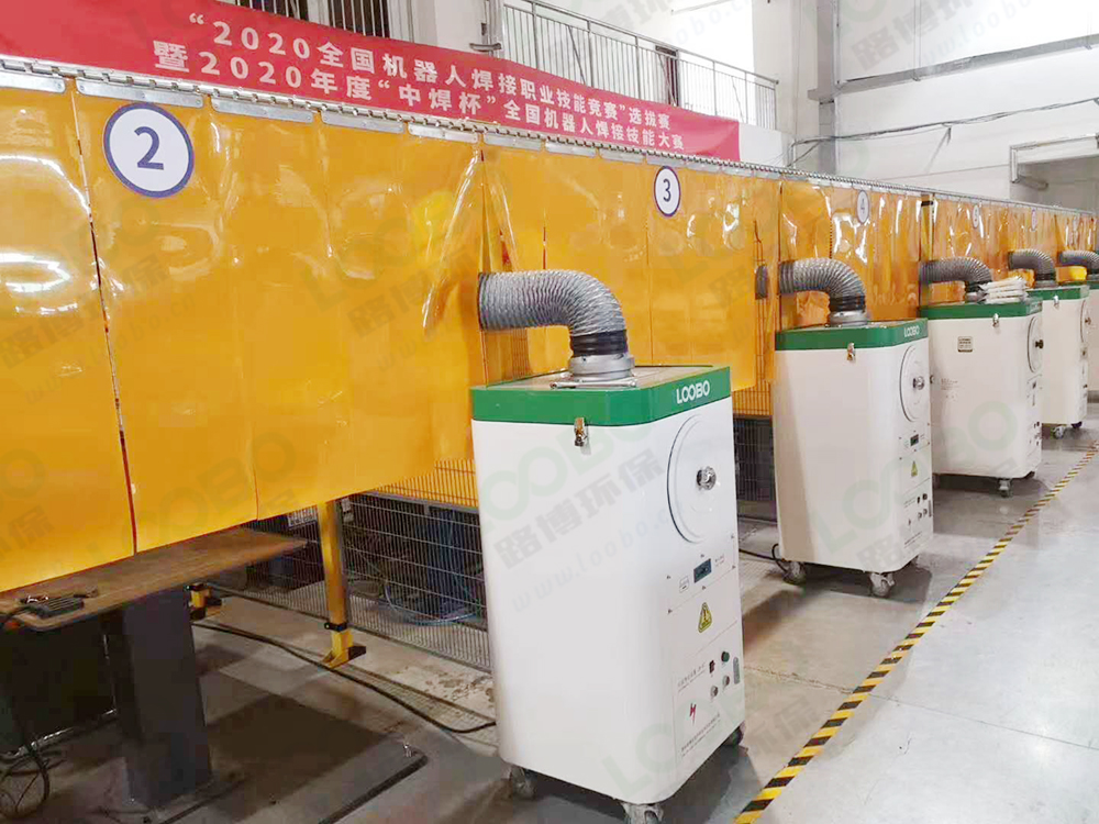 路博環保焊煙凈化器.jpg 路博環保焊煙凈化器.jpg